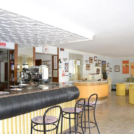 Rosy Hotel 2*