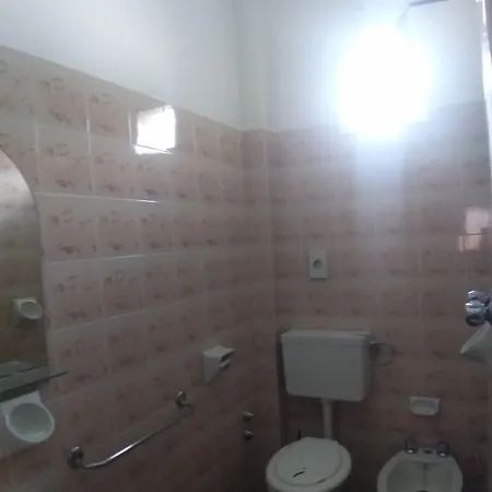 Hotell Rosy 2*